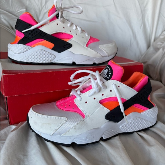 Nike Women's Shoes - White, Pink, and Orange - Picture 2 of 4